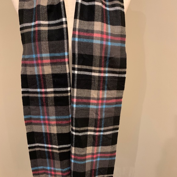Accessories - 100% Cashmere Scarf made in Scotland